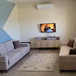 Rei Villa *