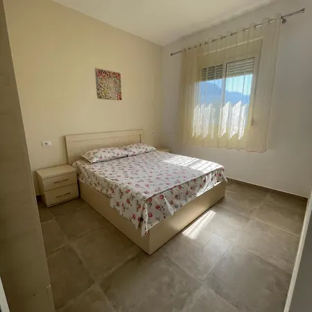 Villa Rei Baks-Rrjoll